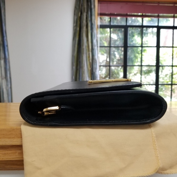 SOLD- Louis Vuitton Louise GM - Picture 6 of 15